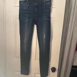 Kut from the Kloth Dark Blue Mia Toothpick Skinnies. Size 6, 30 inch inseam. GUC